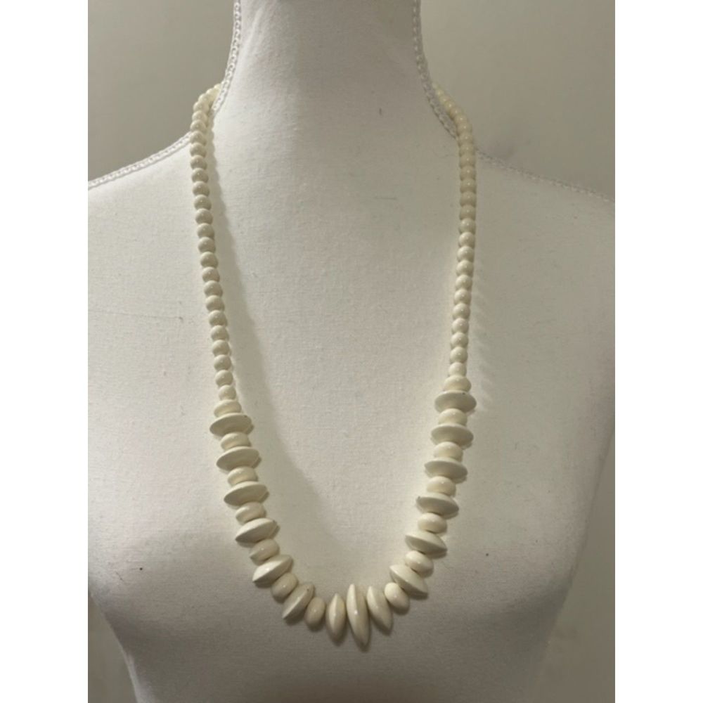 Vintage Ivory Graduated Plastic Bead 28 Inch Long Necklace Screw Clasp